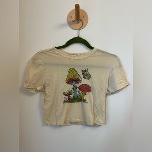 Cropped Graphic T-shirt with Mushroom Print